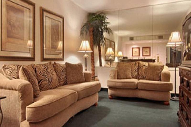 Ramada By Wyndham Henderson/Evansville Buitenkant foto