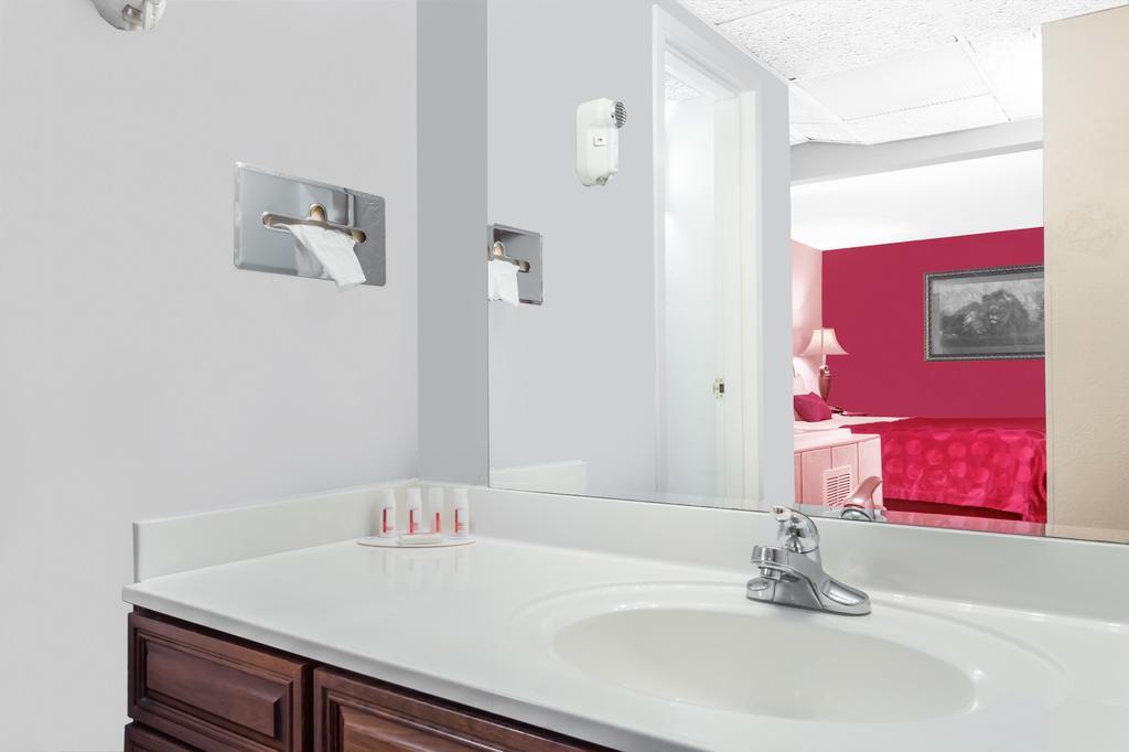 Ramada By Wyndham Henderson/Evansville Buitenkant foto