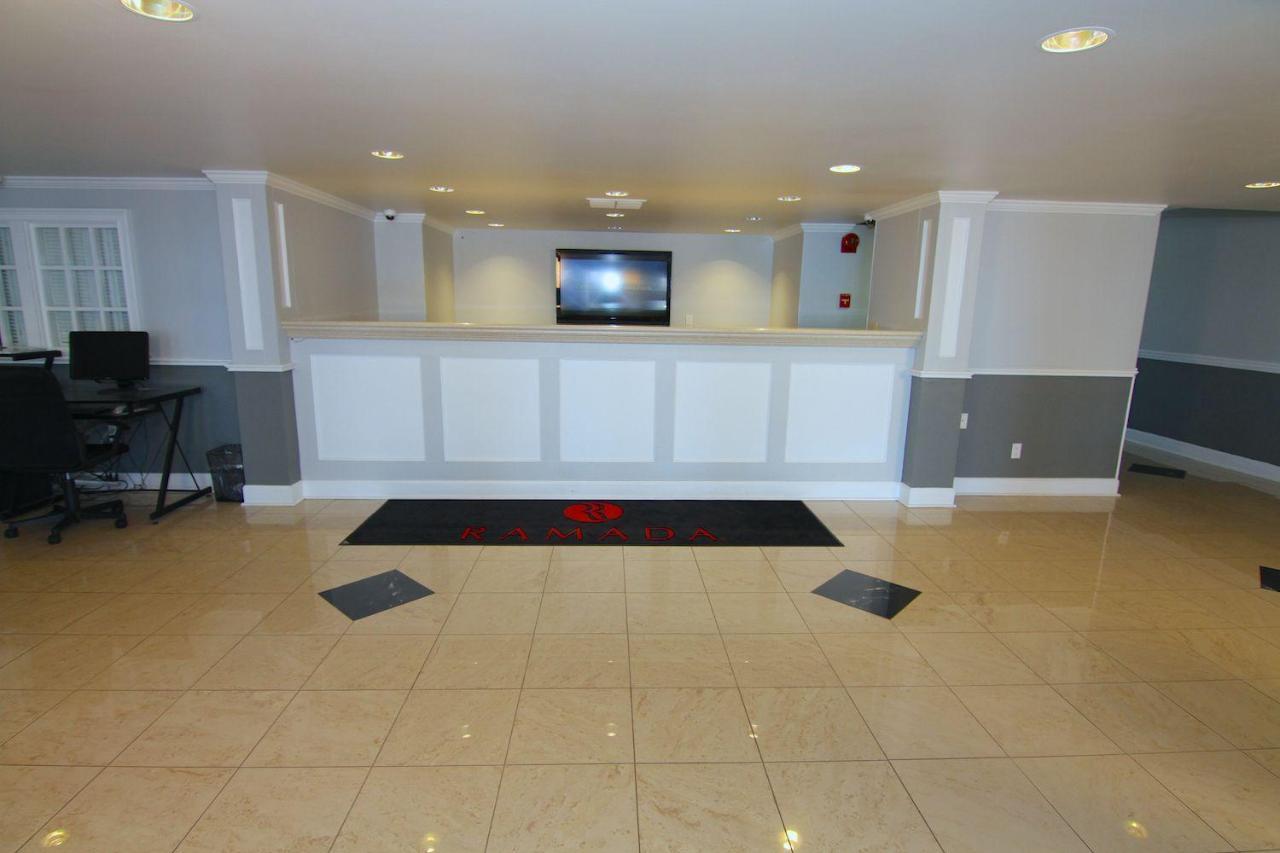 Ramada By Wyndham Henderson/Evansville Buitenkant foto
